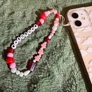xoxo red and pink Phone charm wristlet: Beaded phone strap